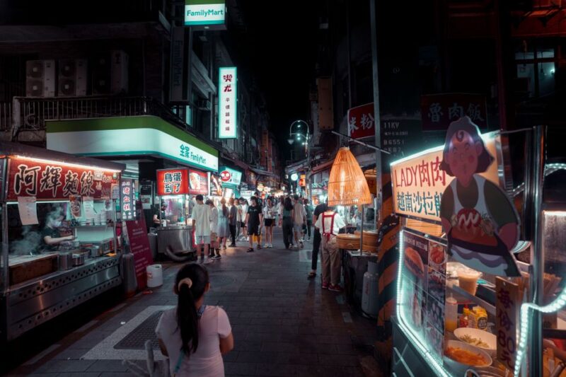 7 Fenomena Pasar Malam di Era Digital yang Sedang Tren Saat Ini
