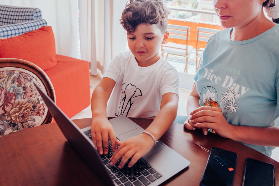Cara Memilih Laptop untuk Anak Sekolah: Panduan Lengkap Pemula