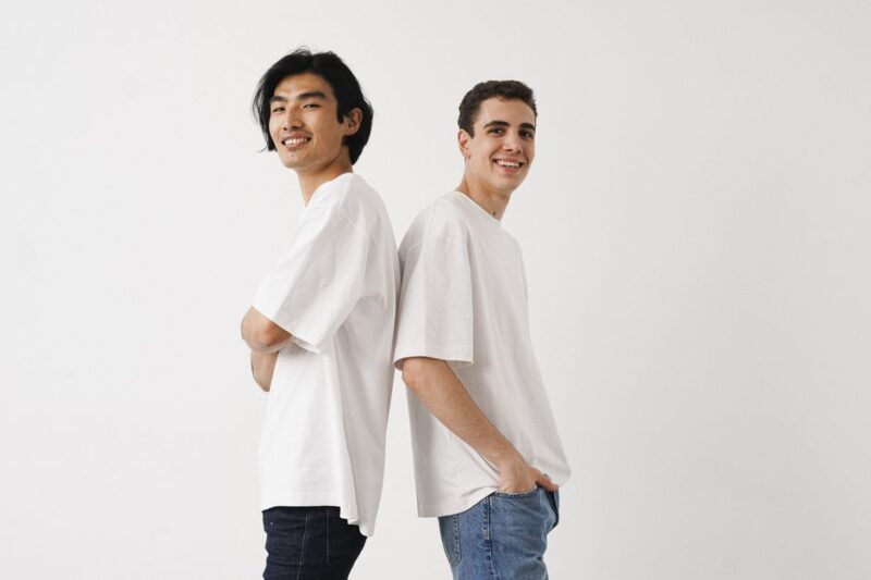 Rekomendasi Warna Kaos yang Disenangi Gen-Z untuk Gaya Kekinian